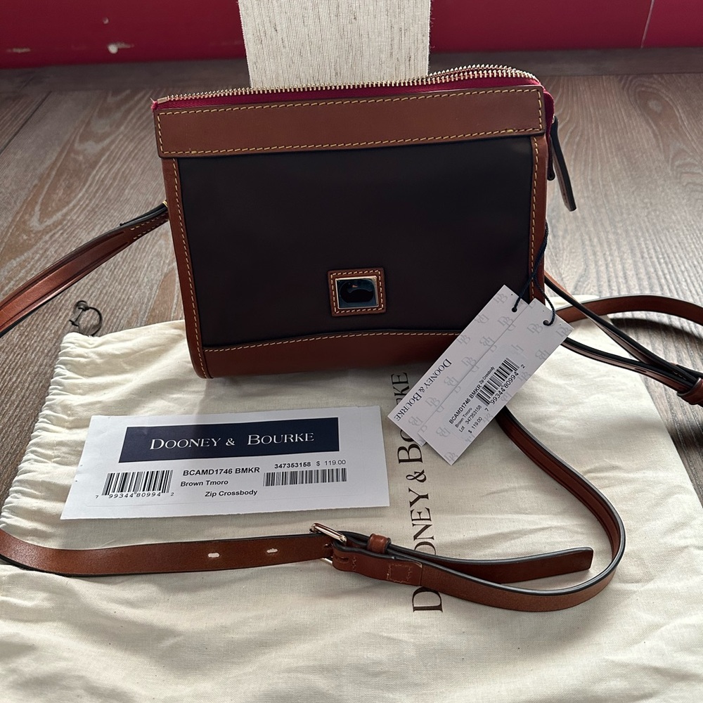 NWT Dooney & Bourke crossbody